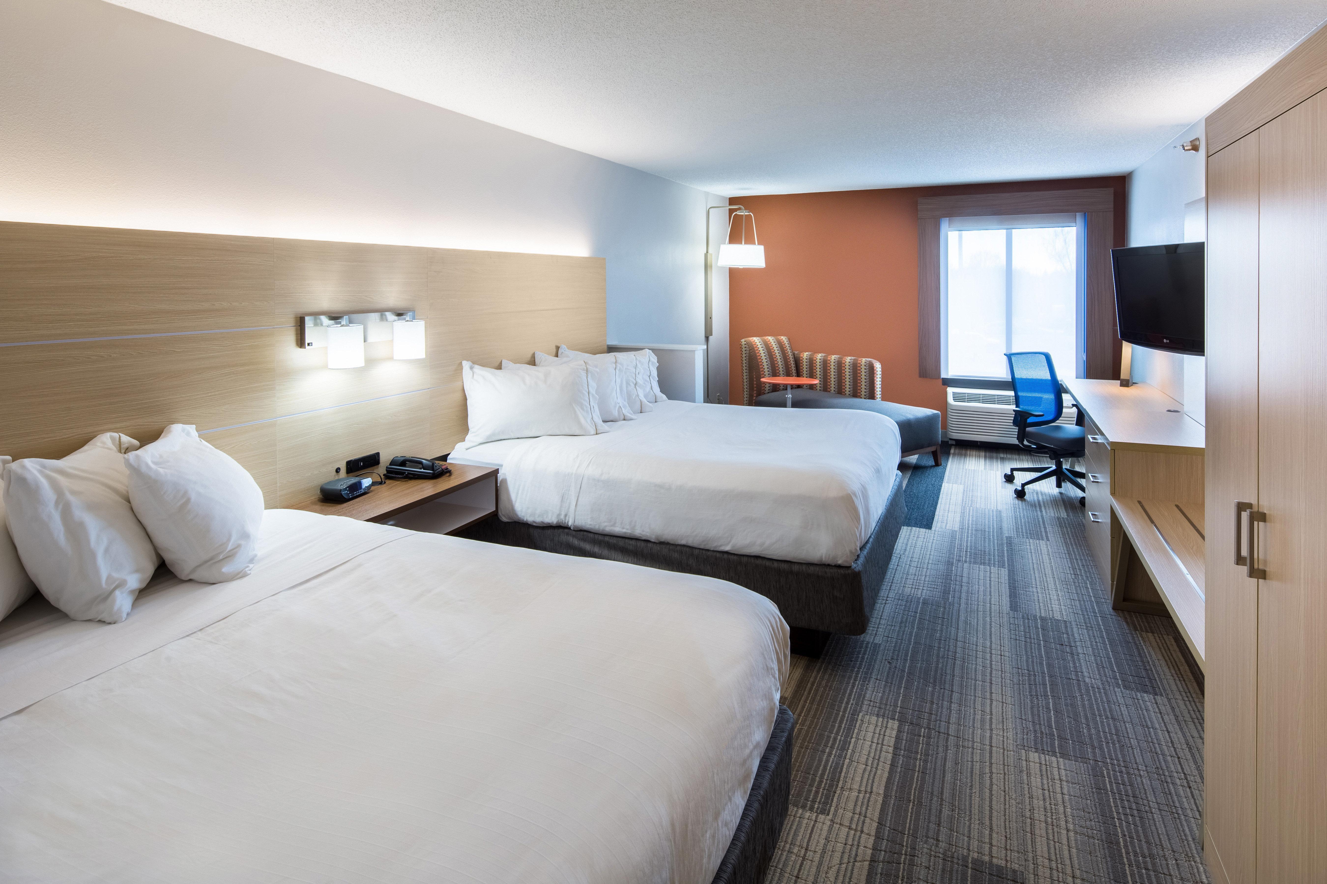 Holiday Inn Express Cedar Rapids - Collins Road By Ihg Ngoại thất bức ảnh