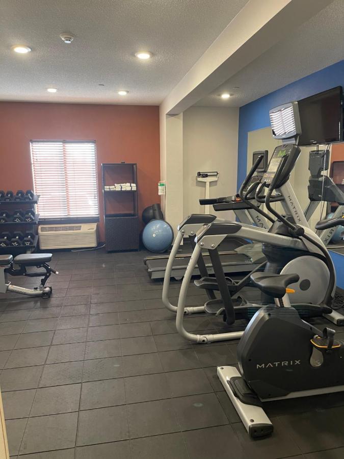 Holiday Inn Express Cedar Rapids - Collins Road By Ihg Ngoại thất bức ảnh