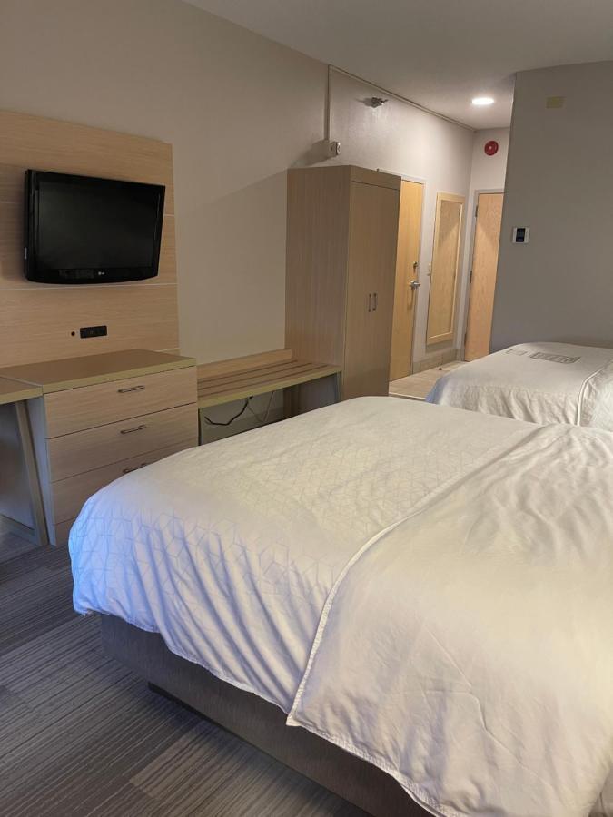 Holiday Inn Express Cedar Rapids - Collins Road By Ihg Ngoại thất bức ảnh
