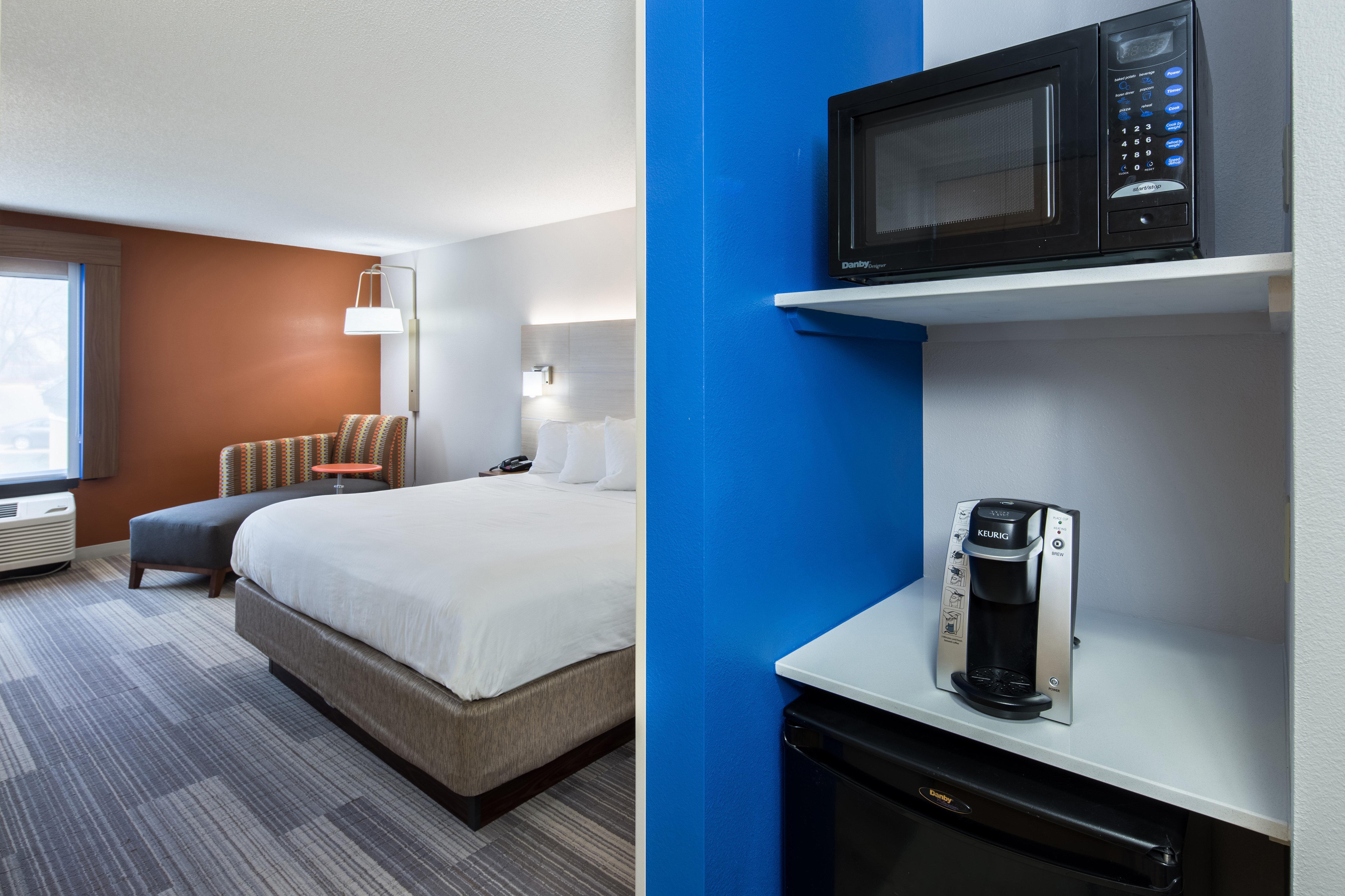 Holiday Inn Express Cedar Rapids - Collins Road By Ihg Ngoại thất bức ảnh