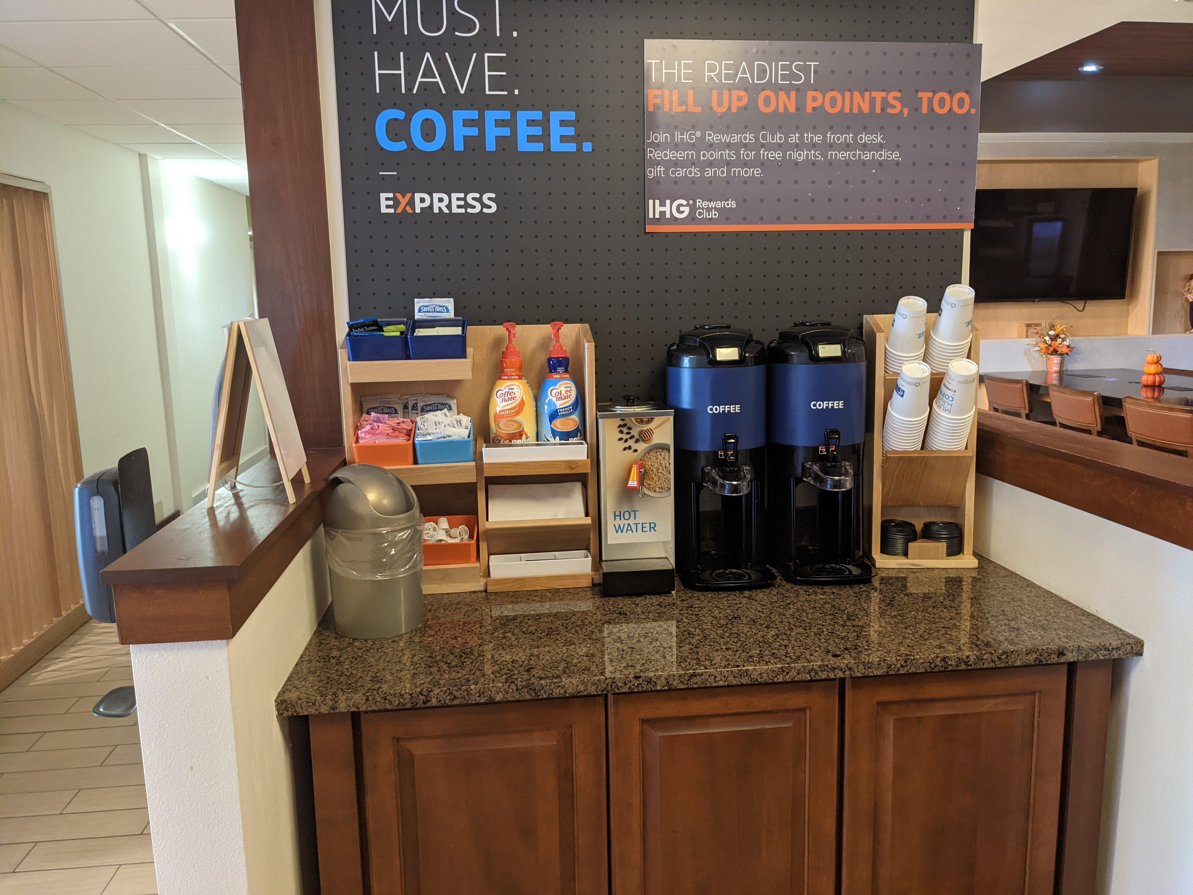 Holiday Inn Express Cedar Rapids - Collins Road By Ihg Ngoại thất bức ảnh