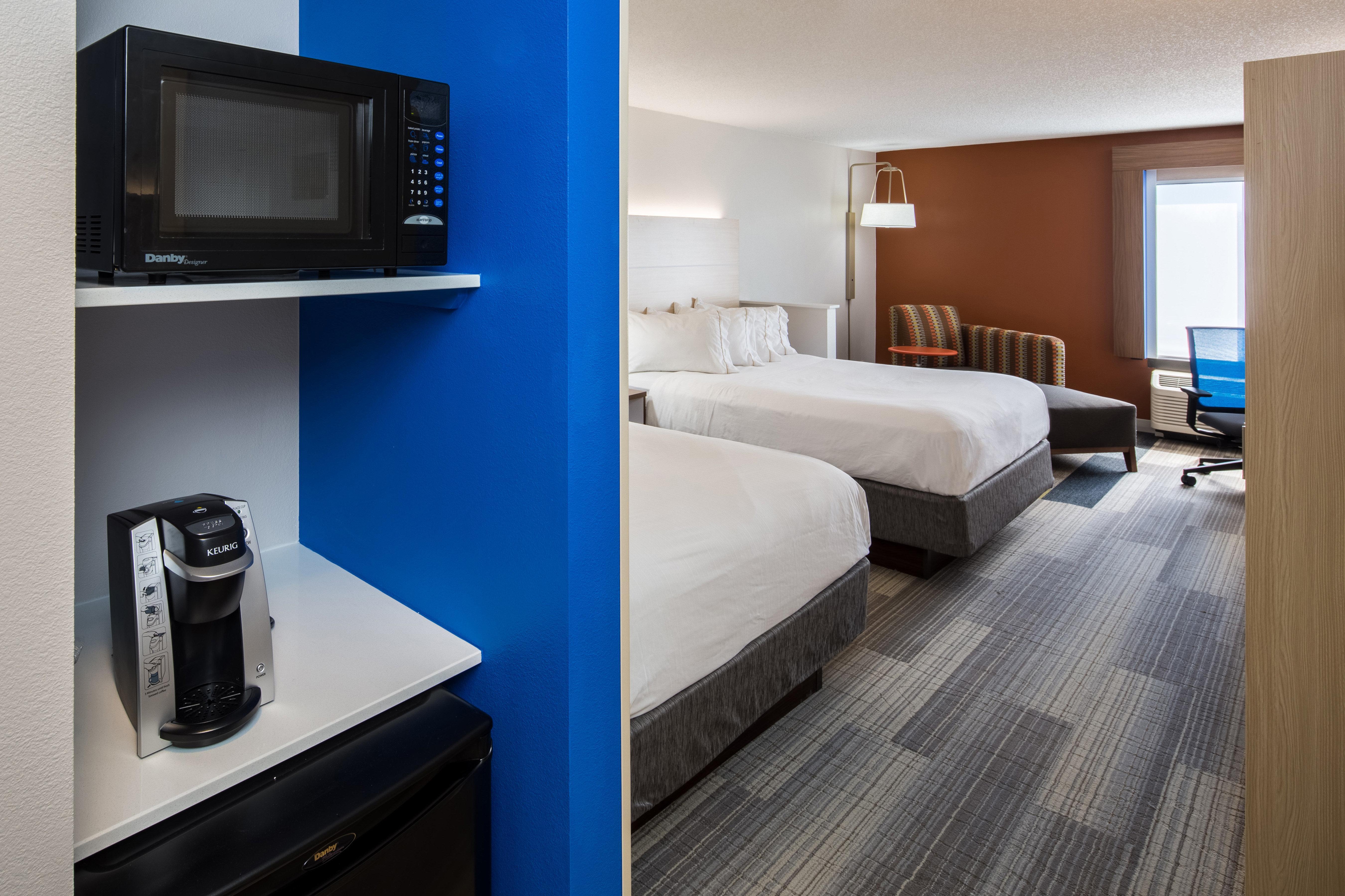 Holiday Inn Express Cedar Rapids - Collins Road By Ihg Ngoại thất bức ảnh