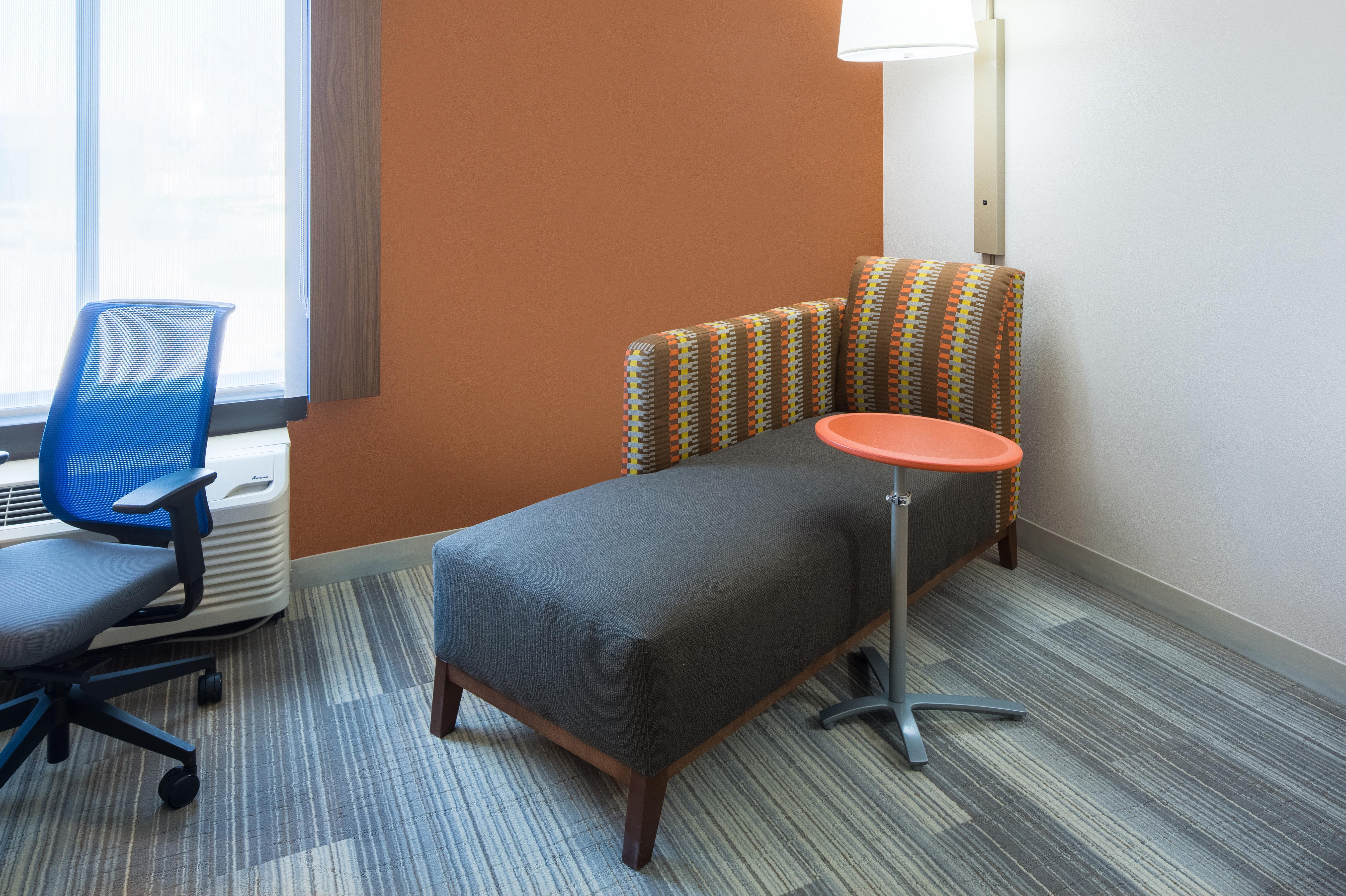 Holiday Inn Express Cedar Rapids - Collins Road By Ihg Ngoại thất bức ảnh