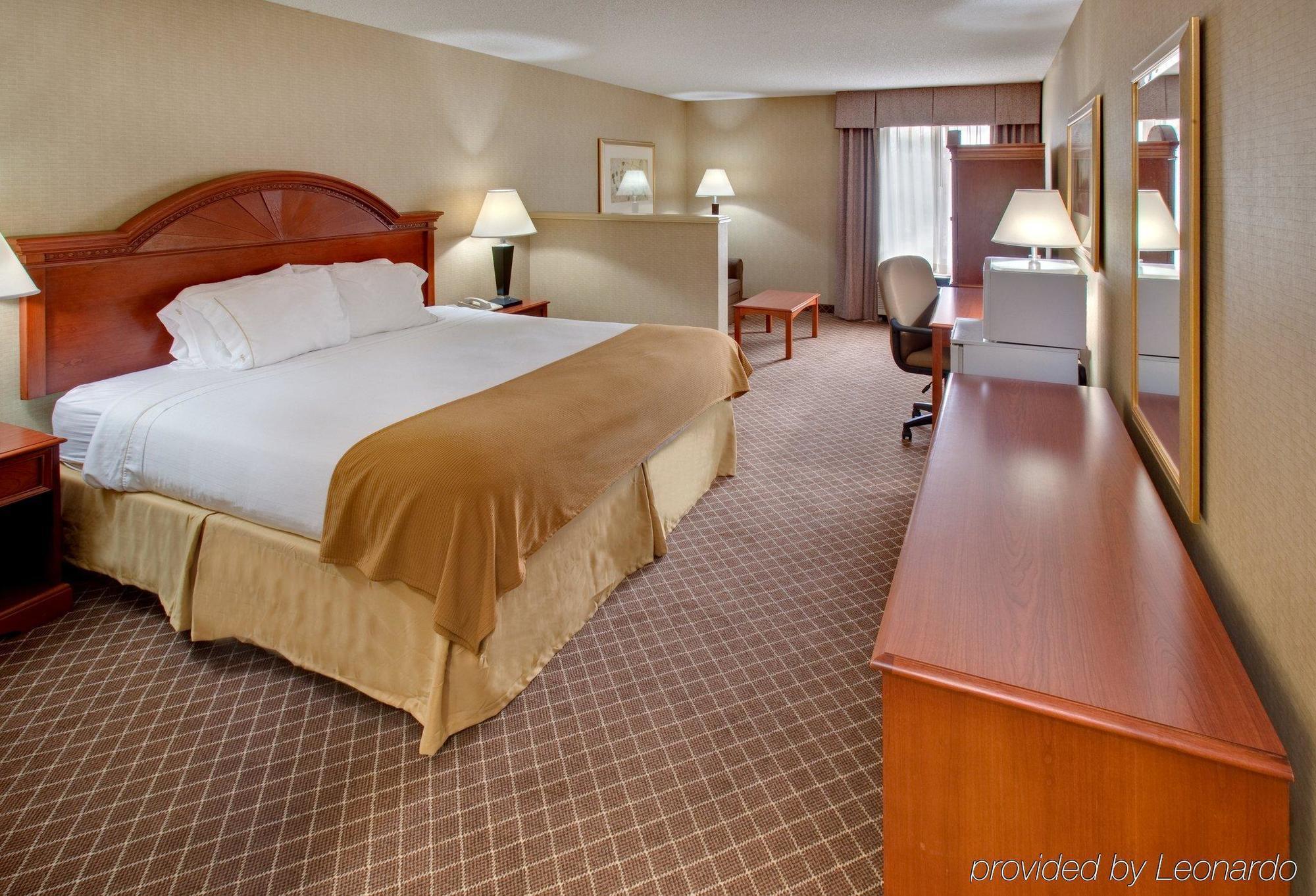 Holiday Inn Express Cedar Rapids - Collins Road By Ihg Phòng bức ảnh